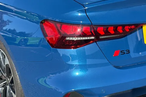 DV74KLU Audi S3 Black Edition TFSI 333 PS S tronic Thumbnail #8