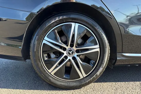 KL68LWX Mercedes-Benz C Class 1.5 C200 MHEV EQ Boost Sport (Premium) G-Tronic+ Euro 6 (s/s) 5dr Thumbnail #11