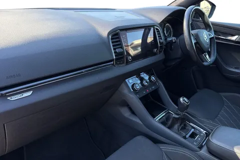 PX20OSC Škoda Karoq 1.5 TSI ACT SportLine Euro 6 (s/s) 5dr Thumbnail #9