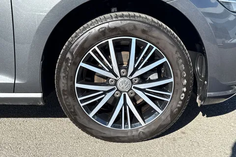 GL18RYG Volkswagen Golf 1.0 TSI 110 SE [Nav] 5dr | App Connect | Navigation Thumbnail #9