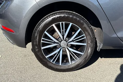 GL18RYG Volkswagen Golf 1.0 TSI 110 SE [Nav] 5dr | App Connect | Navigation Thumbnail #10