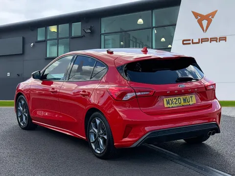 MX20WUT Ford Focus 1.0T EcoBoost ST-Line Euro 6 (s/s) 5dr Thumbnail #3