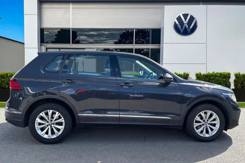 DG71YDP Volkswagen Tiguan 1.5 TSI (EVO) | Lane Assist Thumbnail #4