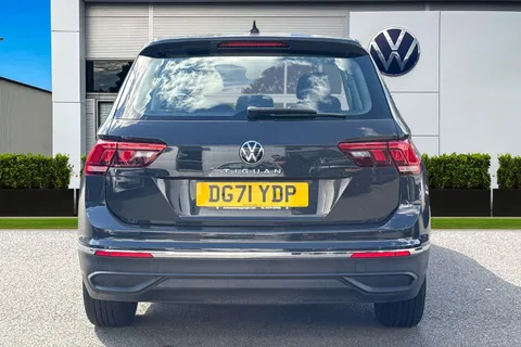 DG71YDP Volkswagen Tiguan 1.5 TSI (EVO) | Lane Assist Thumbnail #5