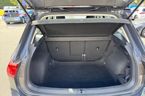 DG71YDP Volkswagen Tiguan 1.5 TSI (EVO) | Lane Assist Thumbnail #10