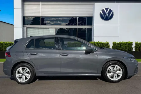 SK71WKT Volkswagen Golf 1.5 TSI Life 5dr **1 YEAR WARRANTY** Thumbnail #4