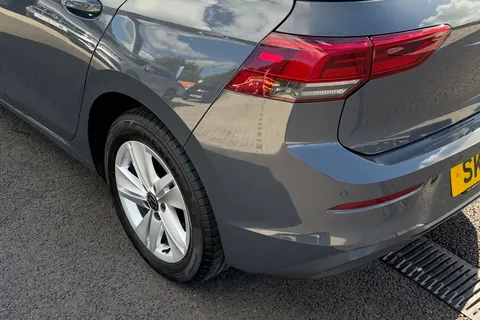 SK71WKT Volkswagen Golf 1.5 TSI Life 5dr **1 YEAR WARRANTY** Thumbnail #8