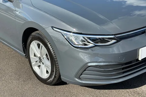 SK71WKT Volkswagen Golf 1.5 TSI Life 5dr **1 YEAR WARRANTY** Thumbnail #9