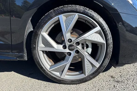 KN74ZDO Audi A3 Black Edition 35 TFSI 150 PS S tronic Thumbnail #10