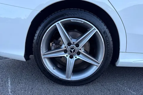 YY67JTO Mercedes-Benz C Class 2.1 C300dh AMG Line (Premium) G-Tronic+ Euro 6 (s/s) 4dr Thumbnail #11