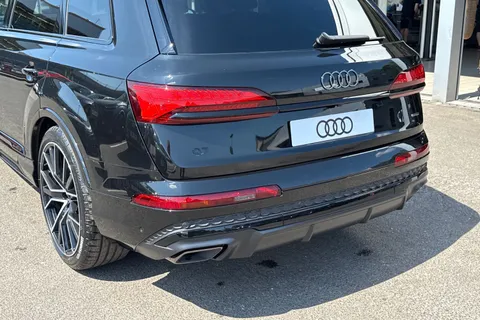 Audi Q7 3.0 TDI V6 Black Edition Tiptronic quattro Euro 6 (s/s) 5dr Thumbnail #8