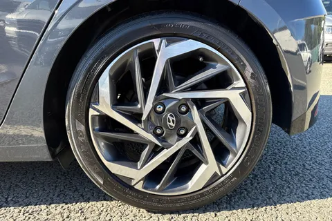 EK22ZNZ Hyundai I20 1.0 T-GDi MHEV Premium DCT Euro 6 (s/s) 5dr Thumbnail #11