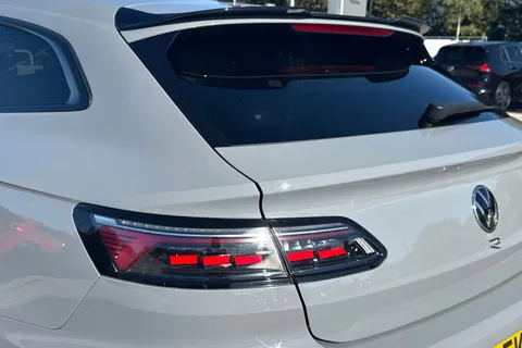 FP71EKT Volkswagen Arteon 2.0 TSI R 5dr 4MOTION DSG **20' ESTORIL ALLOYS + TOW BAR + HEADS UP DISPLAY Thumbnail #8