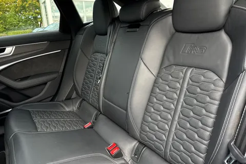 19 of 63 for Audi RS 6 Avant 4.0 TFSI V8 Carbon Black Estate 5dr Petrol Tiptronic quattro Euro 6 (s/s) (600 ps)