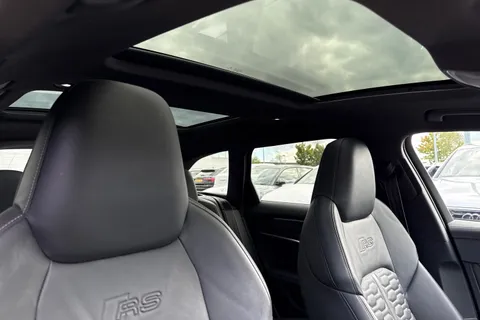 24 of 63 for Audi RS 6 Avant 4.0 TFSI V8 Carbon Black Estate 5dr Petrol Tiptronic quattro Euro 6 (s/s) (600 ps)