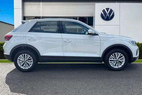 MD23FDO Volkswagen T-Roc 1.0 TSI Life 5dr Thumbnail #4