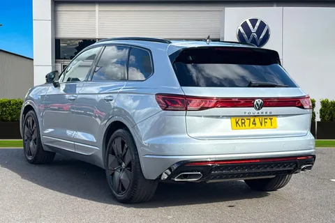 KR74VFT Volkswagen Touareg 3.0 V6 TDI 4Motion 286 Black Edition 5dr Tip Auto Thumbnail #3