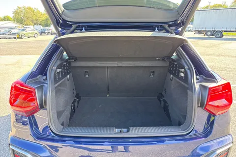 GL23CUA Audi Q2 S line 35 TFSI  150 PS S tronic Thumbnail #7