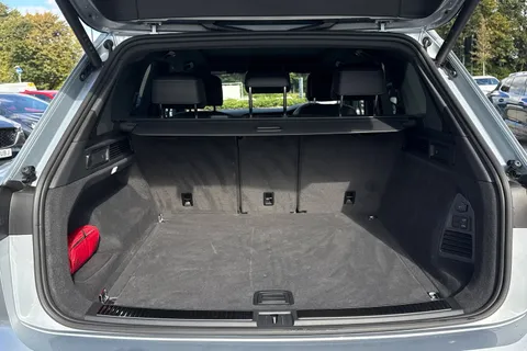 KR74VFT Volkswagen Touareg 3.0 V6 TDI 4Motion 286 Black Edition 5dr Tip Auto Thumbnail #7