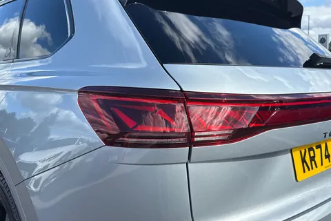 KR74VFT Volkswagen Touareg 3.0 V6 TDI 4Motion 286 Black Edition 5dr Tip Auto Thumbnail #8