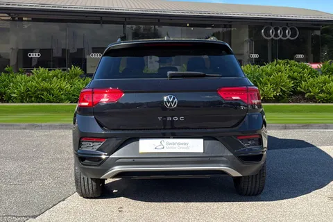 PK71SZJ Volkswagen T-Roc 1.5 TSI EVO Black Edition DSG Euro 6 (s/s) 5dr Thumbnail #5