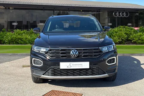 PK71SZJ Volkswagen T-Roc 1.5 TSI EVO Black Edition DSG Euro 6 (s/s) 5dr Thumbnail #6