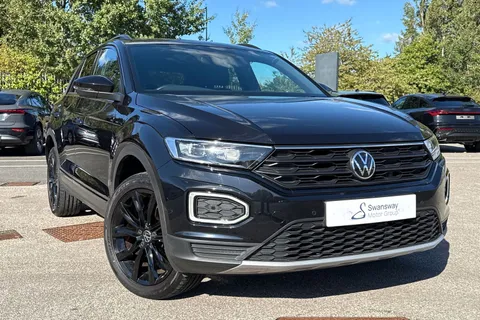 PK71SZJ Volkswagen T-Roc 1.5 TSI EVO Black Edition DSG Euro 6 (s/s) 5dr Thumbnail #9