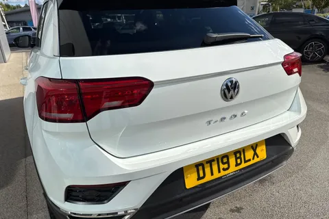 DT19BLX Volkswagen T-Roc 1.5 TSI EVO Design Euro 6 (s/s) 5dr Thumbnail #8