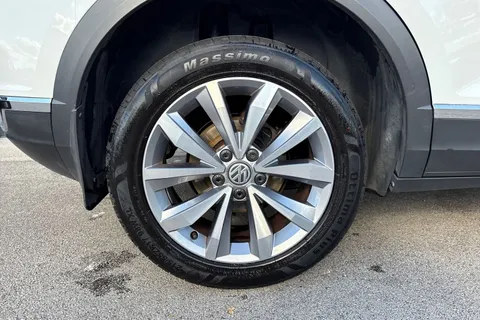 DT19BLX Volkswagen T-Roc 1.5 TSI EVO Design Euro 6 (s/s) 5dr Thumbnail #11