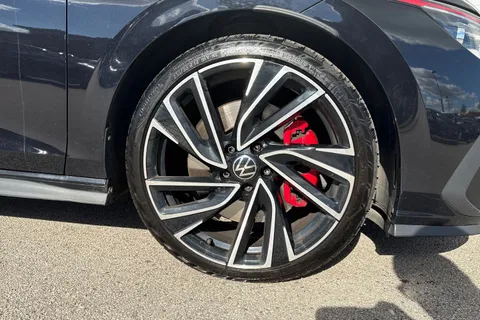 AP70VCJ Volkswagen Golf 2.0 TSI GTI DSG Euro 6 (s/s) 5dr Thumbnail #10