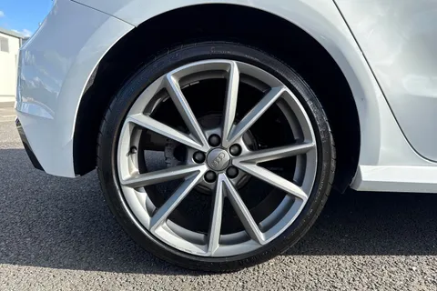 GD18SGV Audi A1 1.4 TFSI Black Edition Sportback S Tronic Euro 6 (s/s) 5dr (Nav) Thumbnail #11