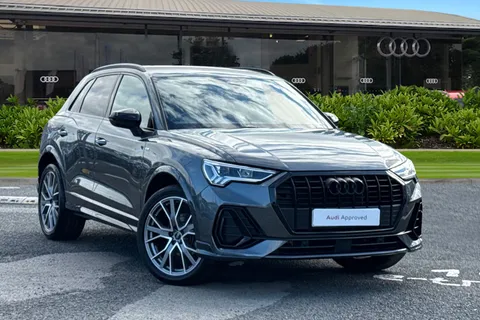 DF74MWK Audi Q3 Black Edition 35 TFSI 150 PS S tronic Thumbnail #2