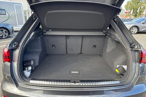 DF74MWK Audi Q3 Black Edition 35 TFSI 150 PS S tronic Thumbnail #7