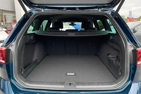 CX72ONK Volkswagen Passat 1.5 TSI EVO R-Line 5dr DSG ⭐Pretoria Alloys & Spare wheel⭐ Thumbnail #10