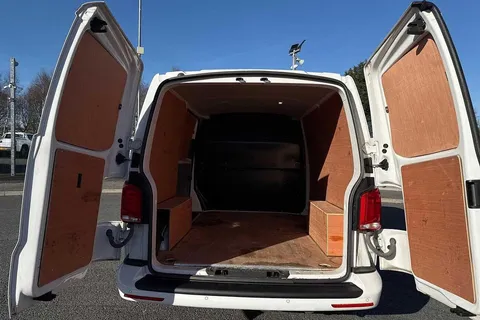 DC24RFX Volkswagen Transporter 2.0 TDI 110 Highline Van Thumbnail #9