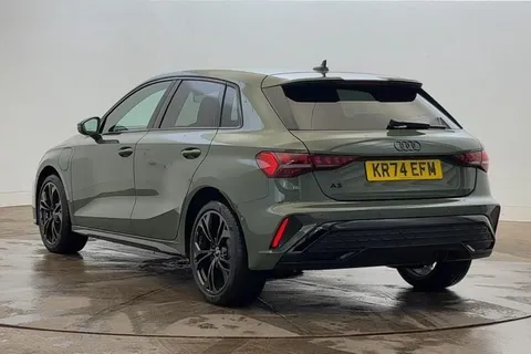 KR74EFM Audi A3 Black Edition 40 TFSI e  204 PS S tronic Thumbnail #4