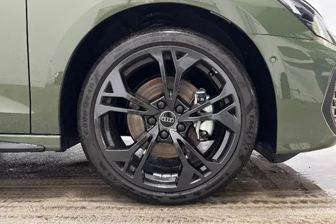 KR74EFM Audi A3 Black Edition 40 TFSI e  204 PS S tronic Thumbnail #6