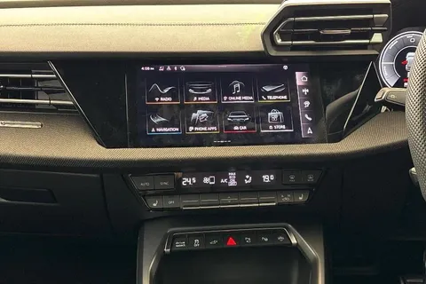 KR74EFM Audi A3 Black Edition 40 TFSI e  204 PS S tronic Thumbnail #7