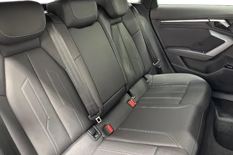 KR74EFM Audi A3 Black Edition 40 TFSI e  204 PS S tronic Thumbnail #10