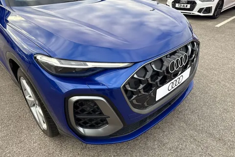  Audi Q5 2.0 TDI S line S Tronic quattro Euro 6 (s/s) 5dr Thumbnail #9