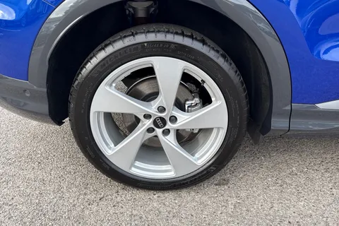  Audi Q5 2.0 TDI S line S Tronic quattro Euro 6 (s/s) 5dr Thumbnail #11