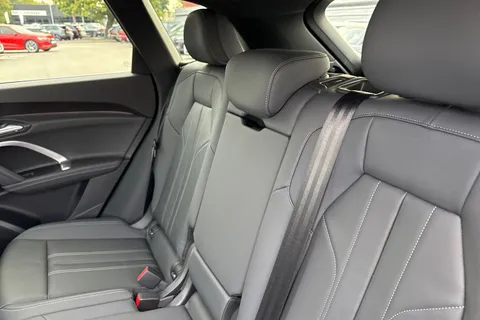  Audi Q5 2.0 TDI S line S Tronic quattro Euro 6 (s/s) 5dr Thumbnail #19