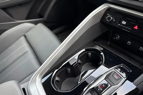  Audi Q5 2.0 TDI S line S Tronic quattro Euro 6 (s/s) 5dr Thumbnail #20