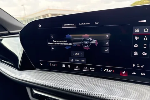  Audi Q5 2.0 TDI S line S Tronic quattro Euro 6 (s/s) 5dr Thumbnail #22