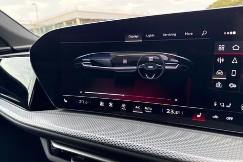  Audi Q5 2.0 TDI S line S Tronic quattro Euro 6 (s/s) 5dr Thumbnail #37