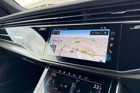  Audi RS Q8 4.0 TFSI V8 Tiptronic quattro Euro 6 (s/s) 5dr Thumbnail #17