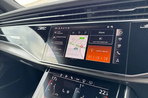  Audi RS Q8 4.0 TFSI V8 Tiptronic quattro Euro 6 (s/s) 5dr Thumbnail #36