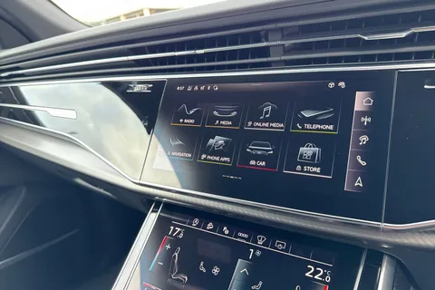  Audi RS Q8 4.0 TFSI V8 Tiptronic quattro Euro 6 (s/s) 5dr Thumbnail #37