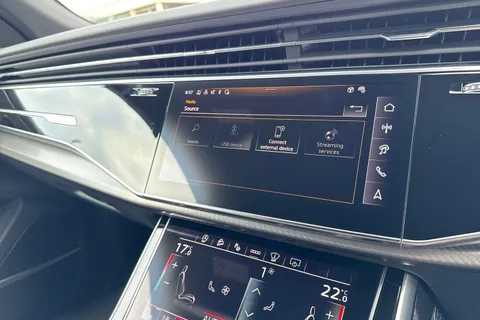  Audi RS Q8 4.0 TFSI V8 Tiptronic quattro Euro 6 (s/s) 5dr Thumbnail #41