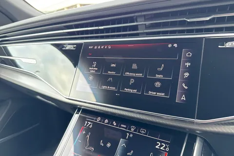  Audi RS Q8 4.0 TFSI V8 Tiptronic quattro Euro 6 (s/s) 5dr Thumbnail #46